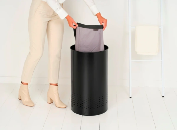 Корзина для белья Brabantia 242380 матовая черная