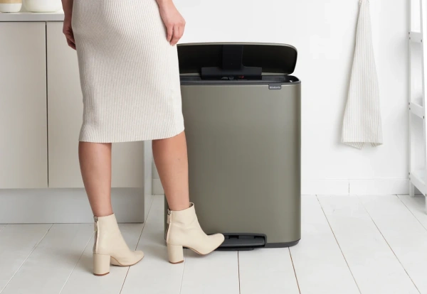 Мусорное ведро Brabantia Bo Pedal Bin 211546 30+30 л, платиновое