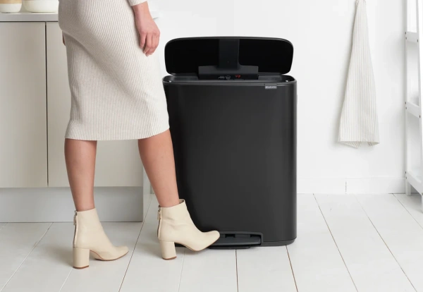 Мусорное ведро Brabantia Bo Pedal Bin 211508 30+30 л, черное