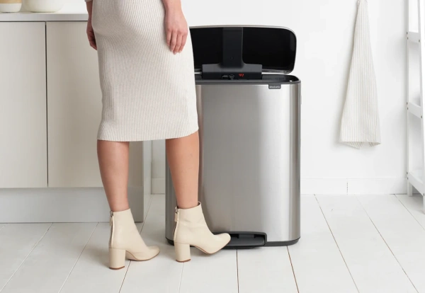 Мусорное ведро Brabantia Bo Pedal Bin 211324 60 л, стальное матовое